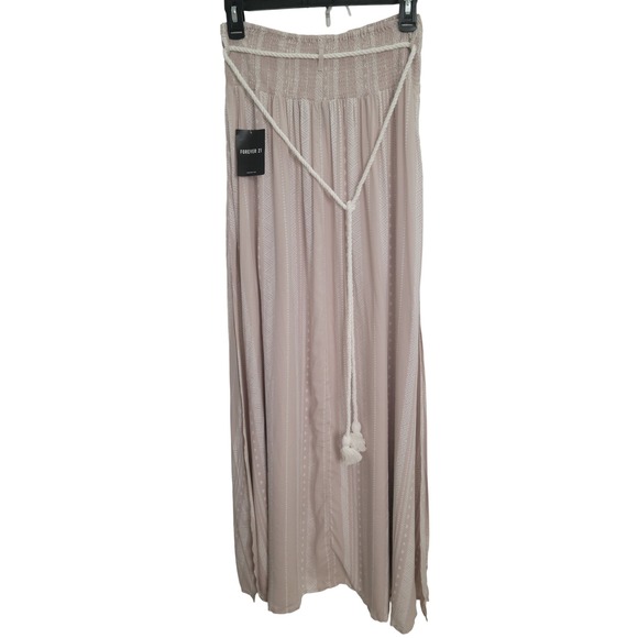 Forever 21 Dresses & Skirts - Forever 21 Women's Large Maxi Skirt Beige White Geometric Smocked Waist Boho Flo